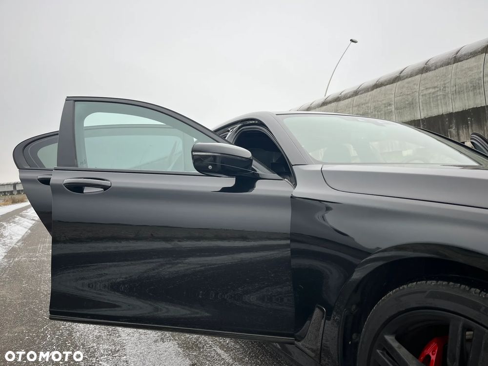 BMW Seria 7 - 26