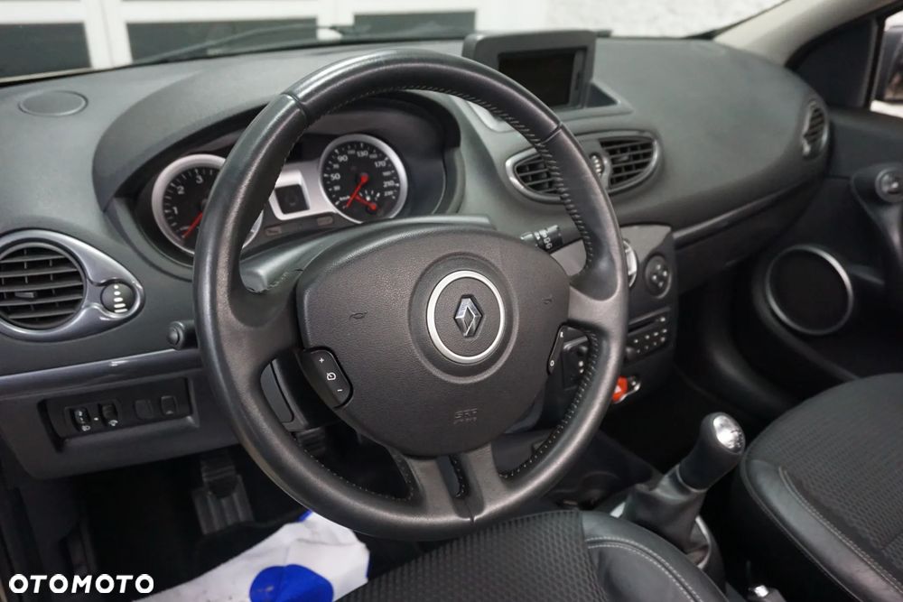 Renault Clio 1.5 dCi 85 FAP Dynamique - 14