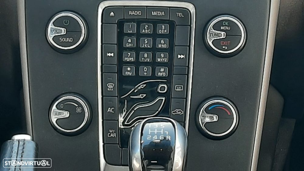 Volvo V40 2.0 D3 Momentum - 36