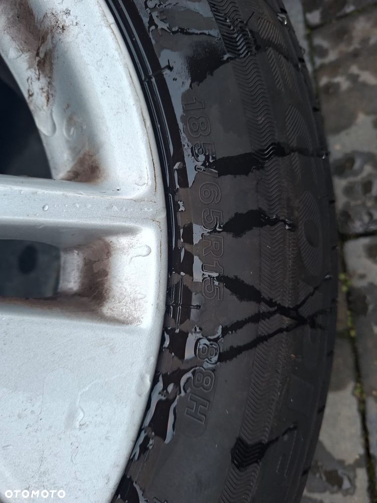 Koła Felgi Toyota OE YARIS 6.0" x 15" 5x100 ET 45 Opony 23r - 6