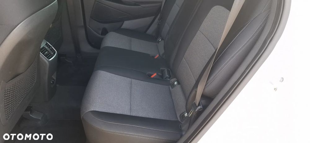 Hyundai Tucson 1.6 CRDi 48V-Hybrid 2WD DCT Select - 23