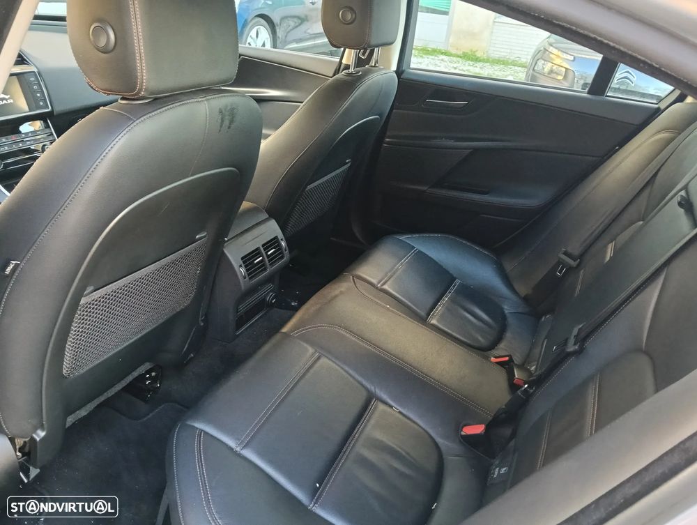 Jaguar XE 2.0 D R-Sport Aut. - 22