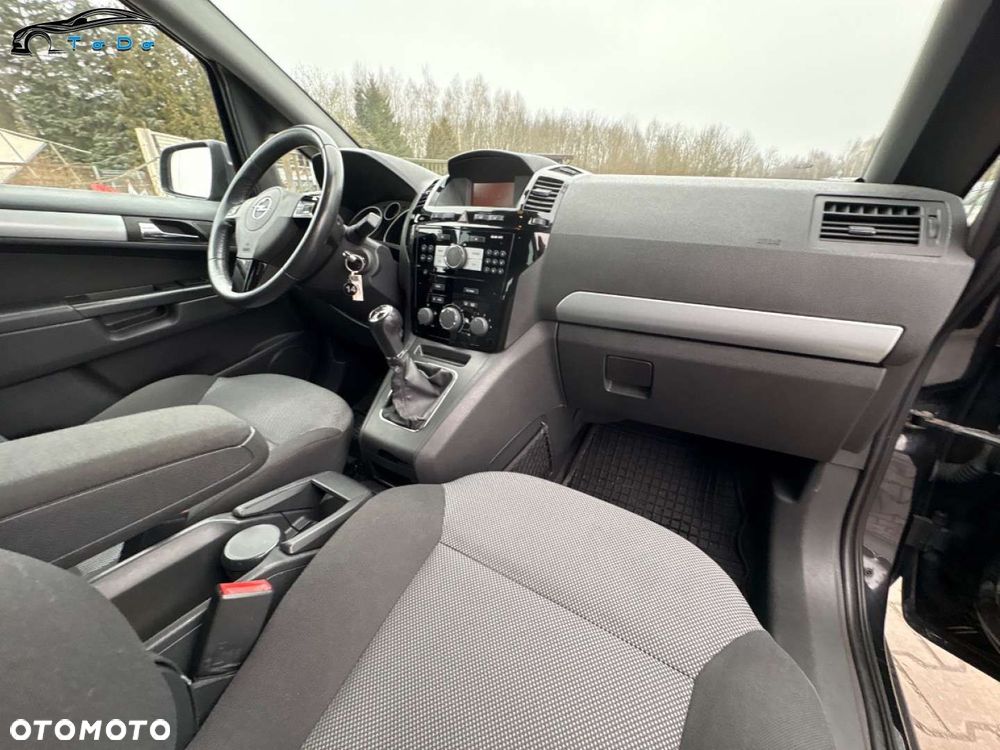 Opel Zafira 1.8 Cosmo - 18