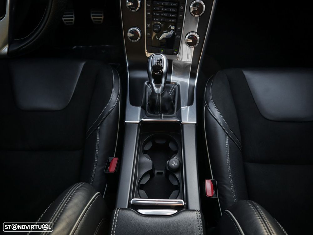 Volvo V60 2.0 D2 R-Design - 27