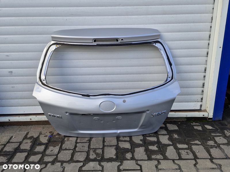 toyota yaris iii 3 klapa bagażnika tył tylna - 1