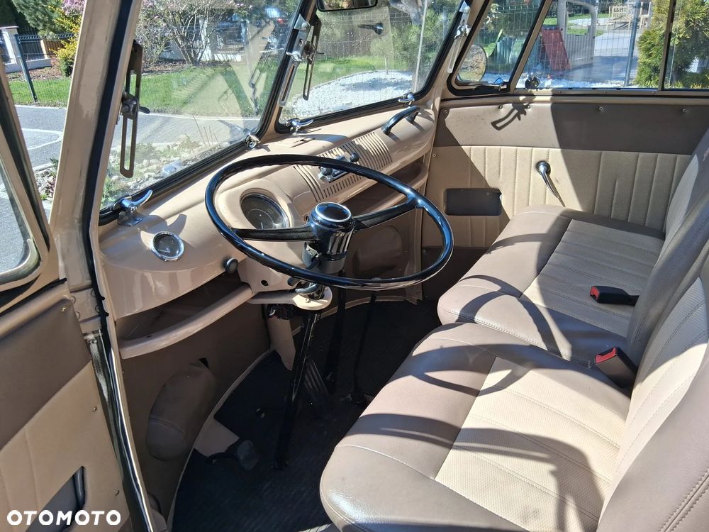 Volkswagen Transporter - 11