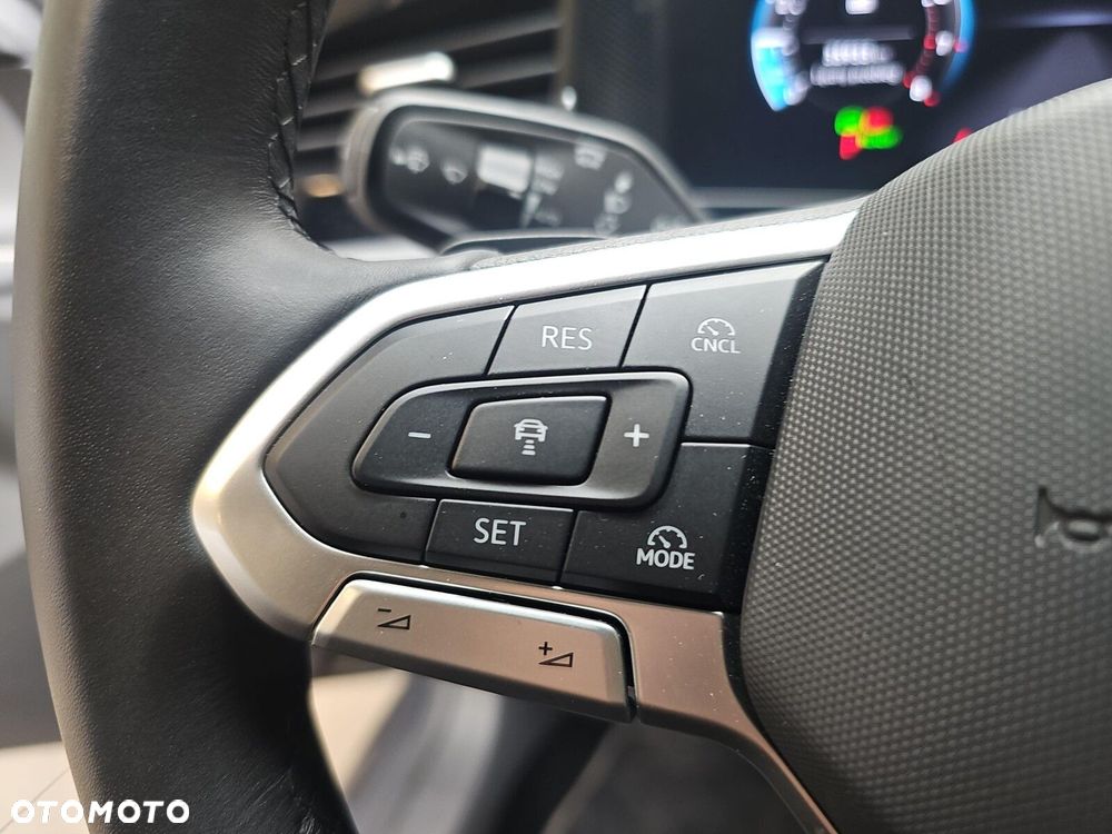 Volkswagen Passat - 14