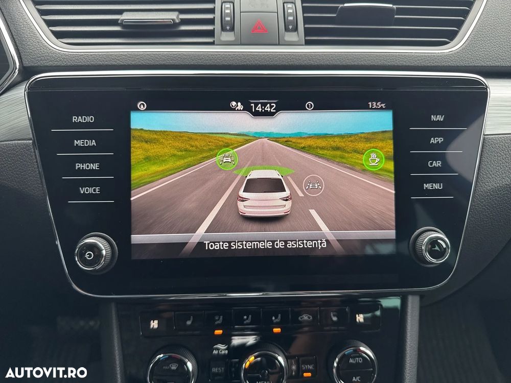 Skoda Superb 2.0 TDI DSG Ambition - 25