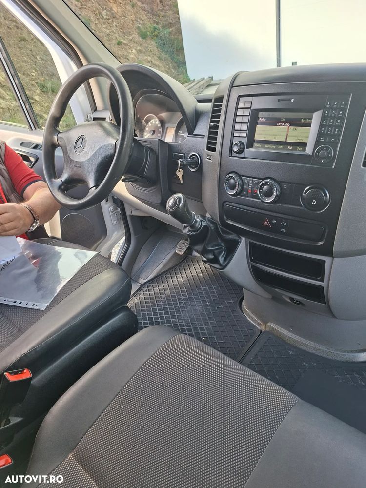 Mercedes-Benz Sprinter - 4