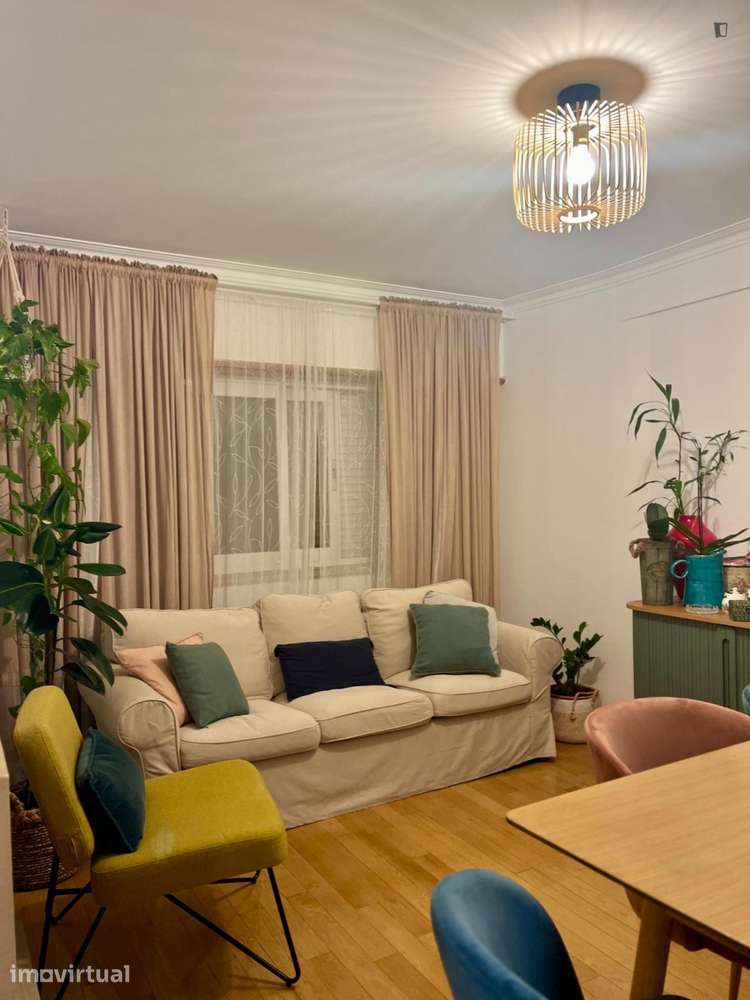 Quarto - localizado em Penha Lisbon - Grande imagem: 2/14