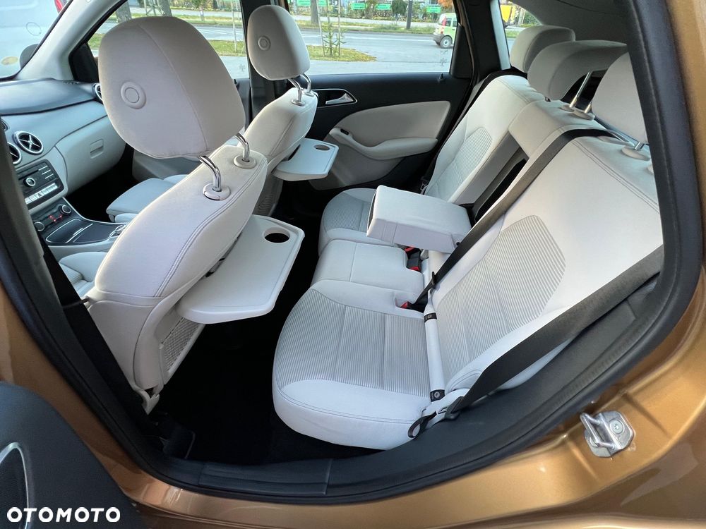 Mercedes-Benz Klasa B 220 (CDI) d 4Matic 7G-DCT - 22