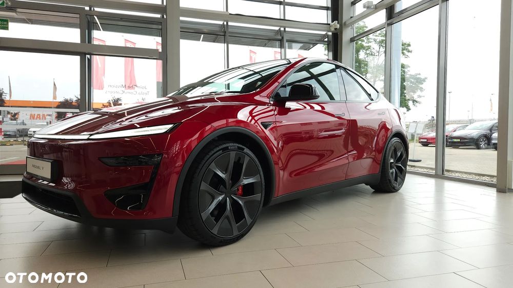Tesla Model Y - 3