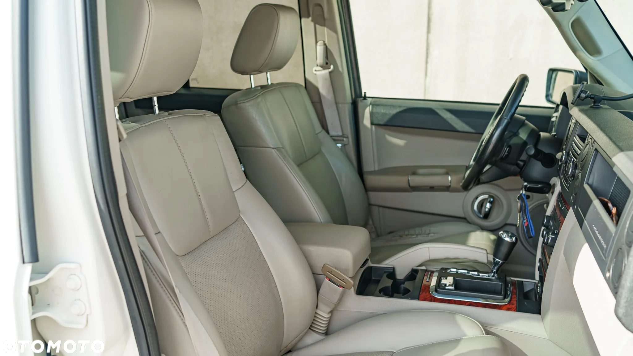 Jeep Commander 5.7 V8 HEMI Automatik Limited - 14