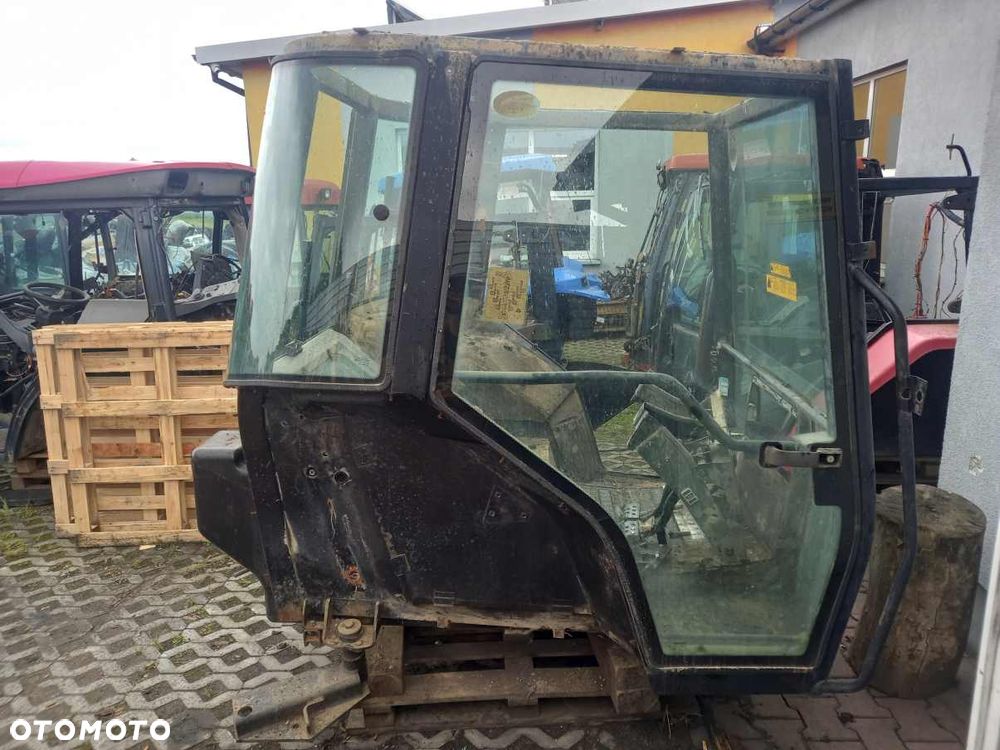 Elementy kabiny Massey Ferguson 8150 - 1