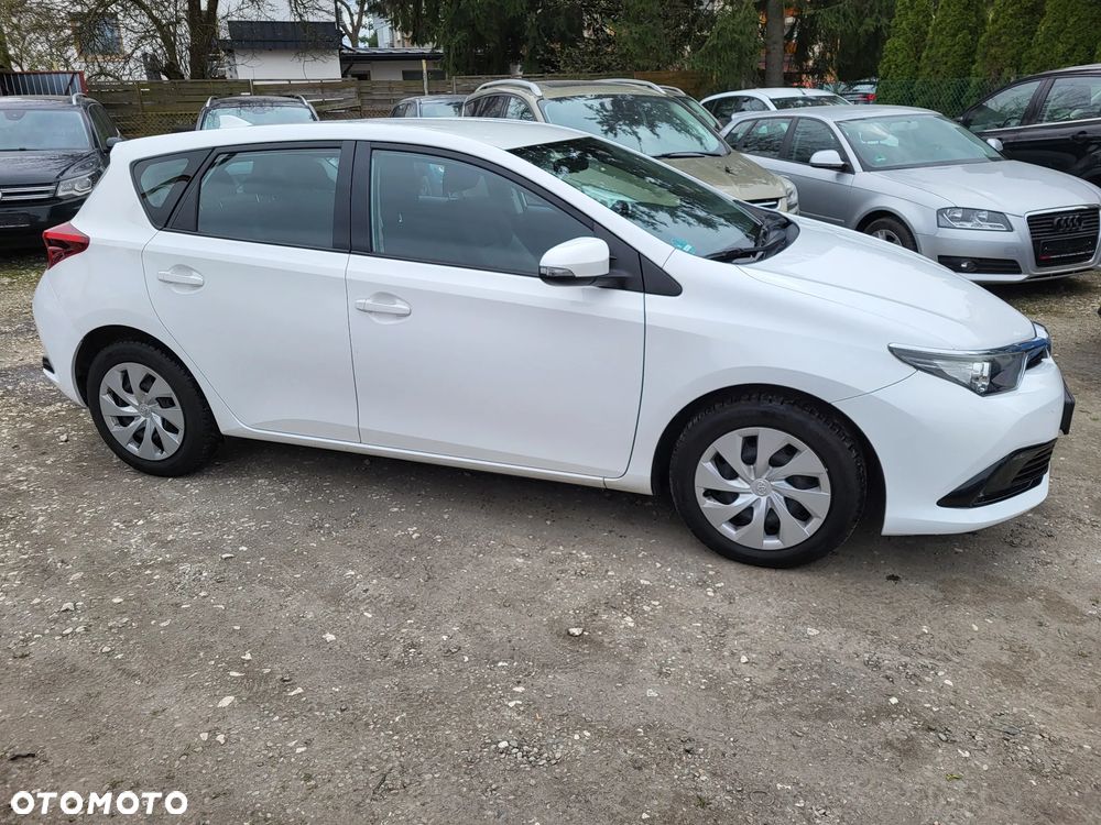 Toyota Auris 1.33 Dual-VVT-i Cool - 4