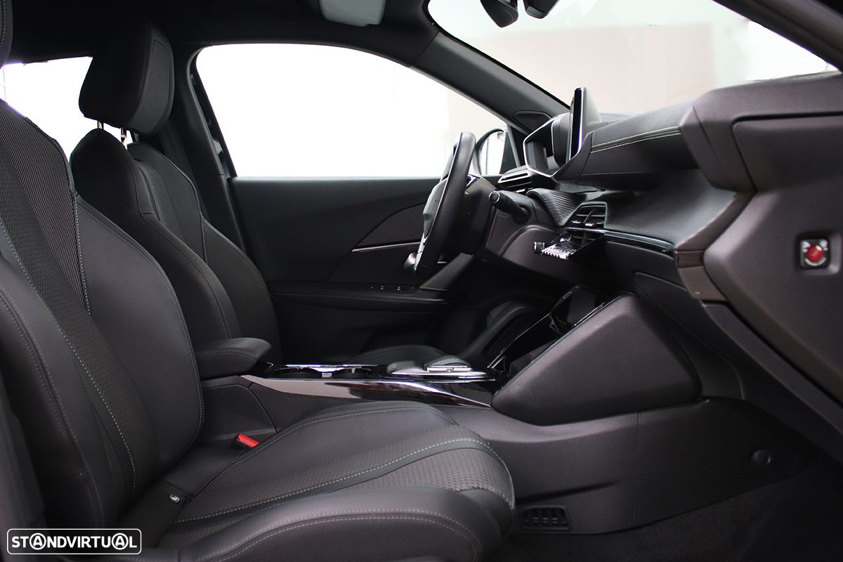 Peugeot e-2008 50 kWh GT - 22
