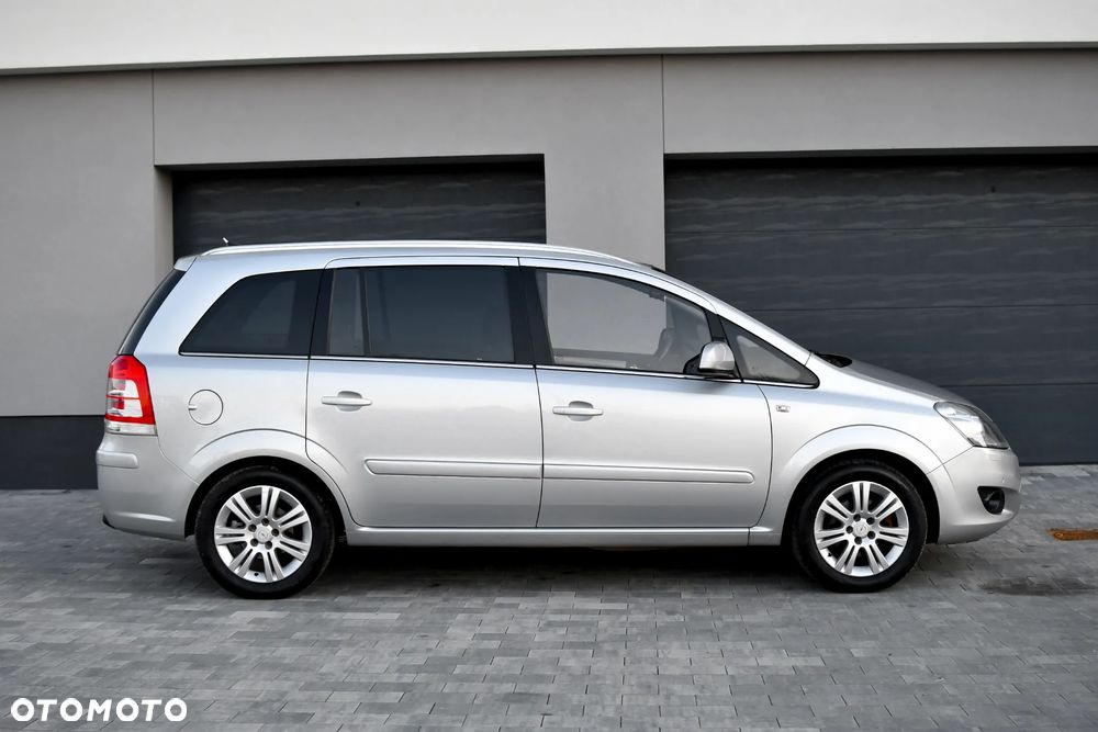 Opel Zafira 1.8 Cosmo EU5 - 5
