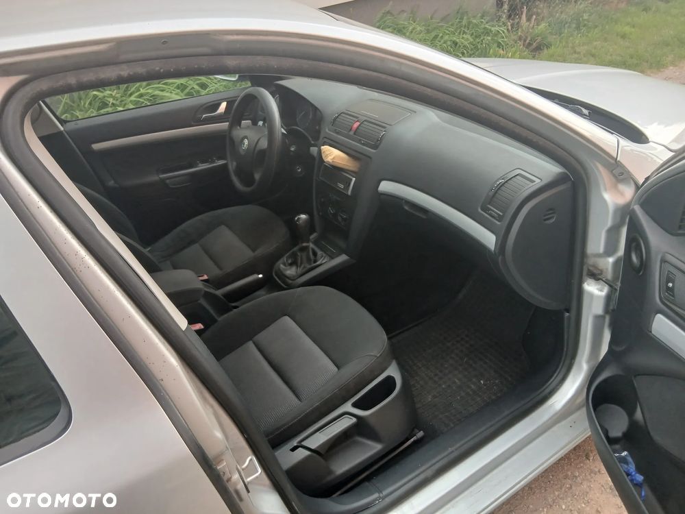 Skoda Octavia 1.6 Ambition - 24