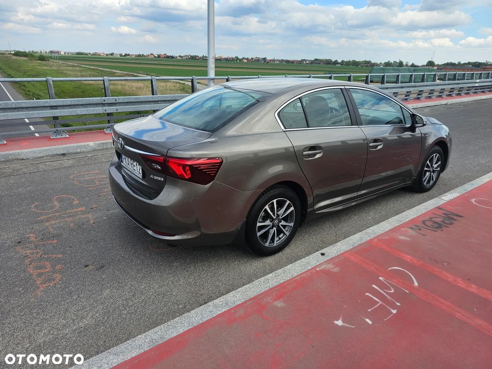 Toyota Avensis 1.8 Active MS - 4