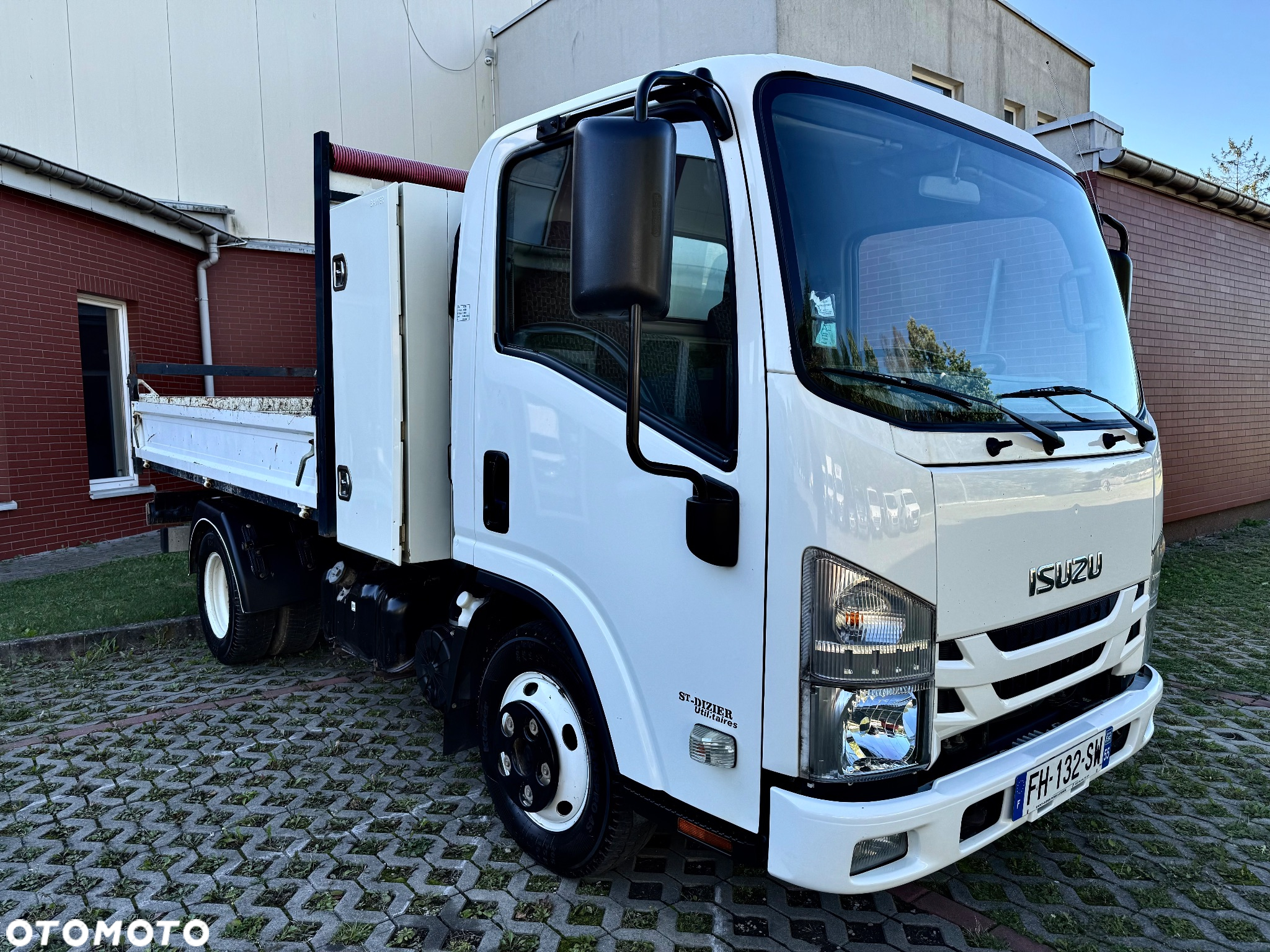 Isuzu N1R - 6