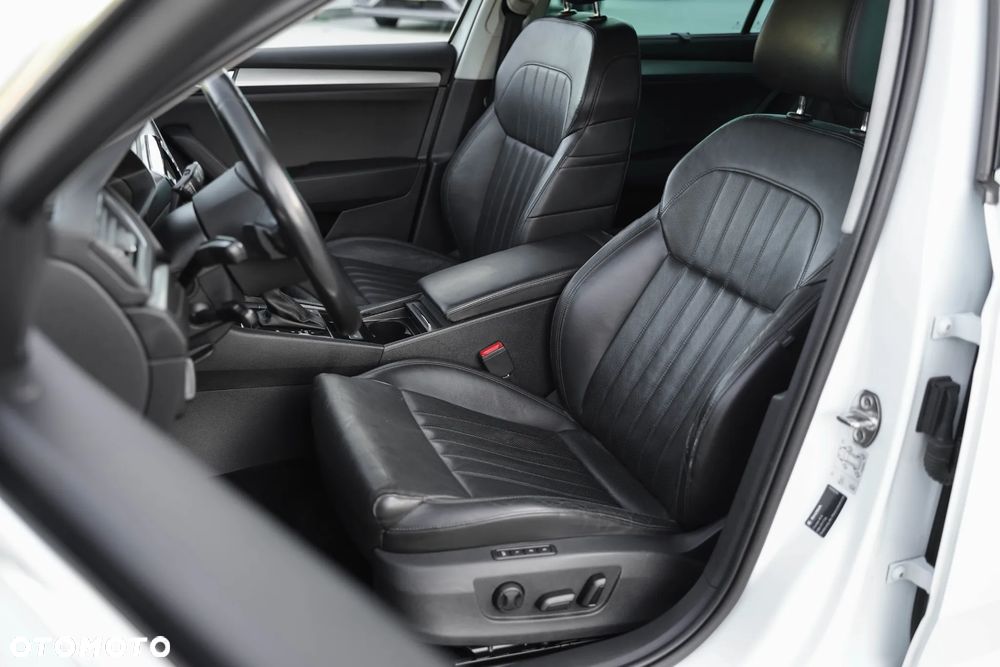 Skoda Superb 2.0 TDI Sportline DSG - 19