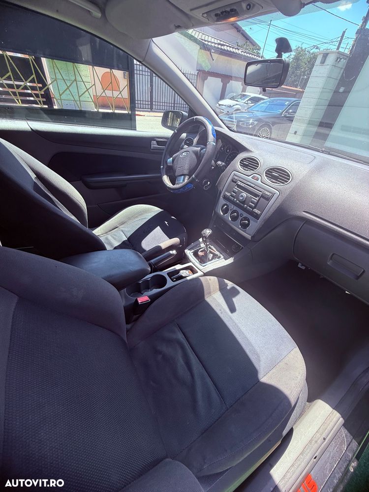 Ford Focus 2.0i Titanium - 5