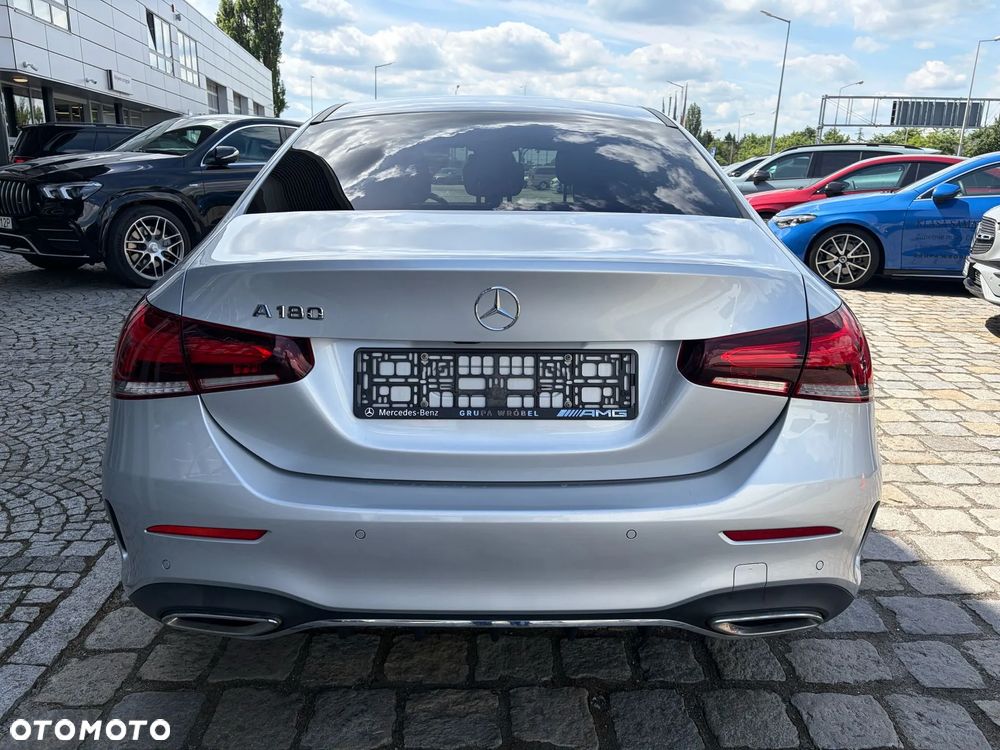 Mercedes-Benz Klasa A 180 AMG Line 7G-DCT - 5