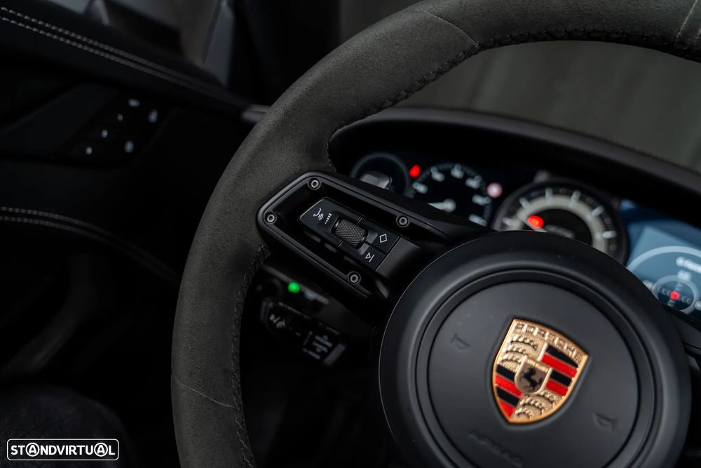 Porsche 911 (992) Carrera Cabrio 4 GTS PDK - 18