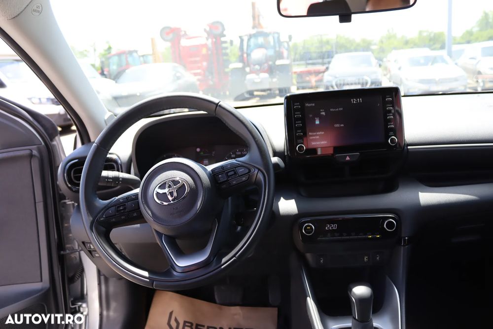 Toyota Yaris - 11