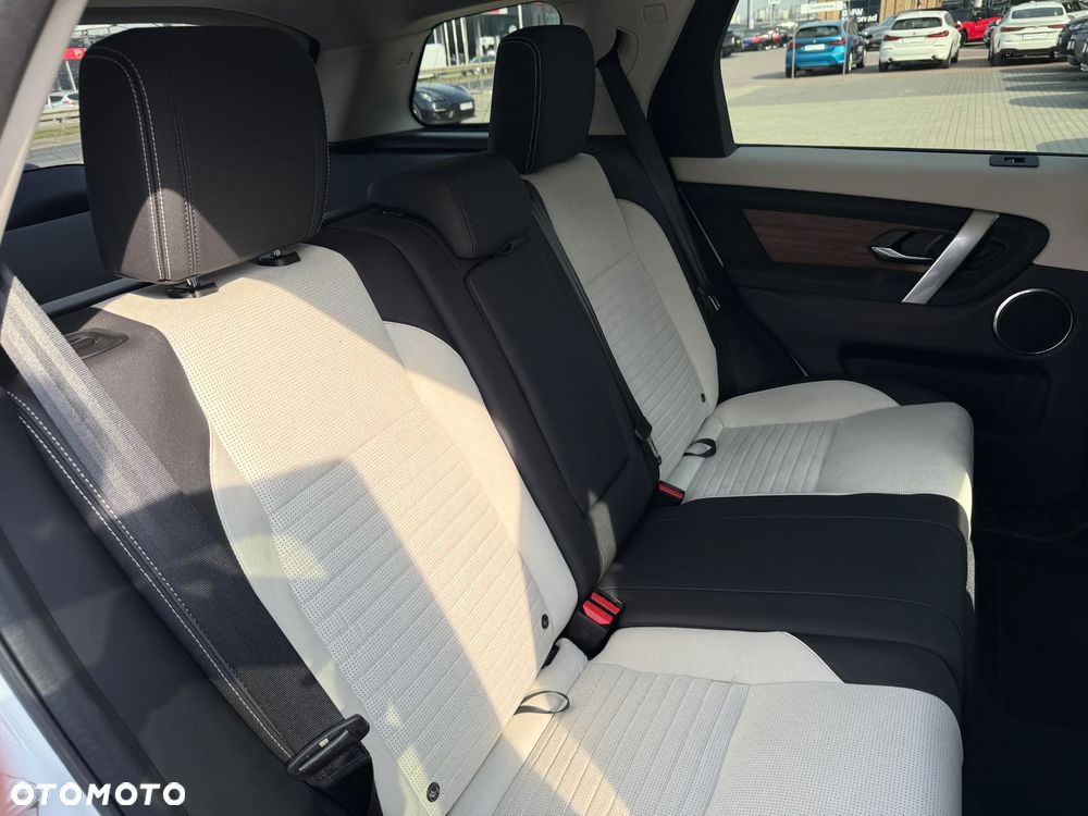Land Rover Discovery Sport D200 - 17