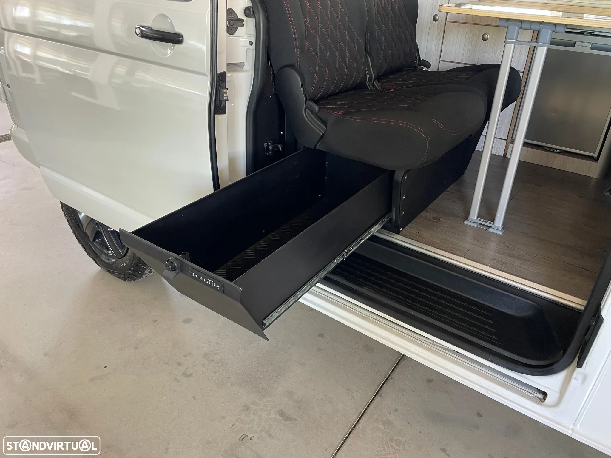 VW T5 4Motion Camper - 22