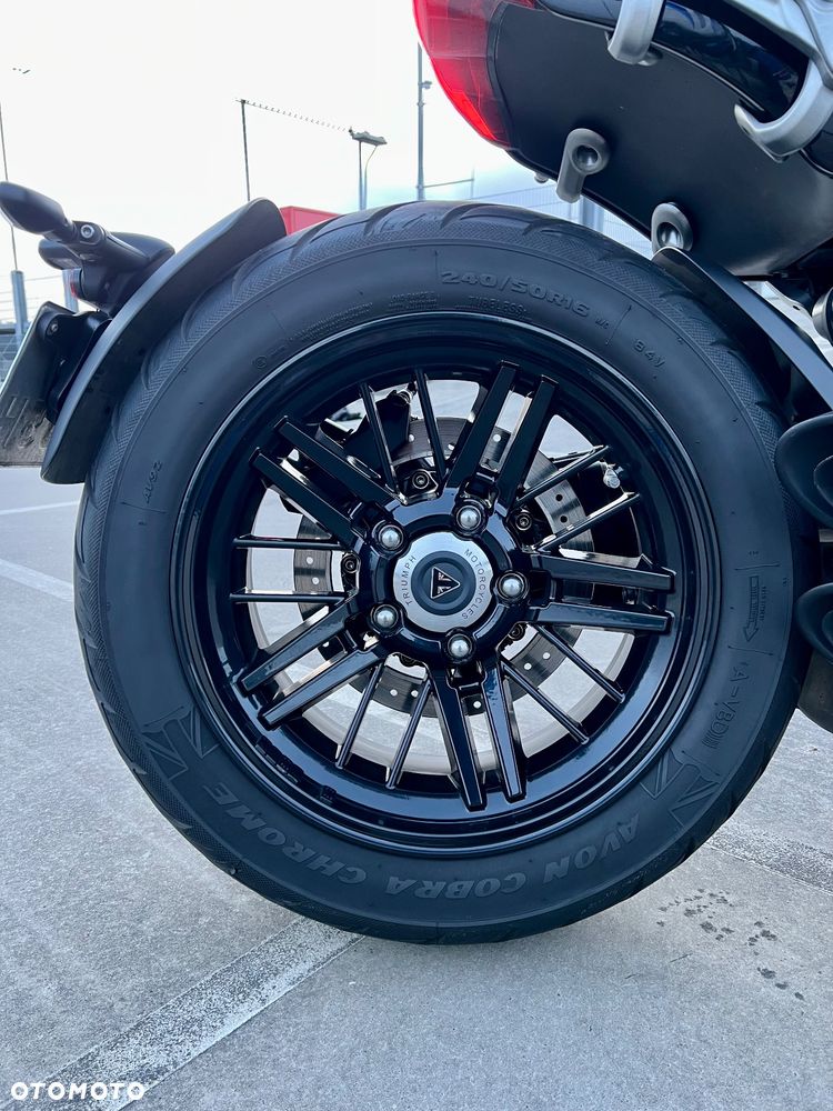 Triumph Rocket - 11