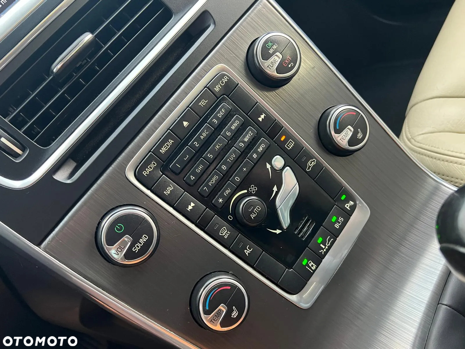 Volvo V60 D5 Summum - 26