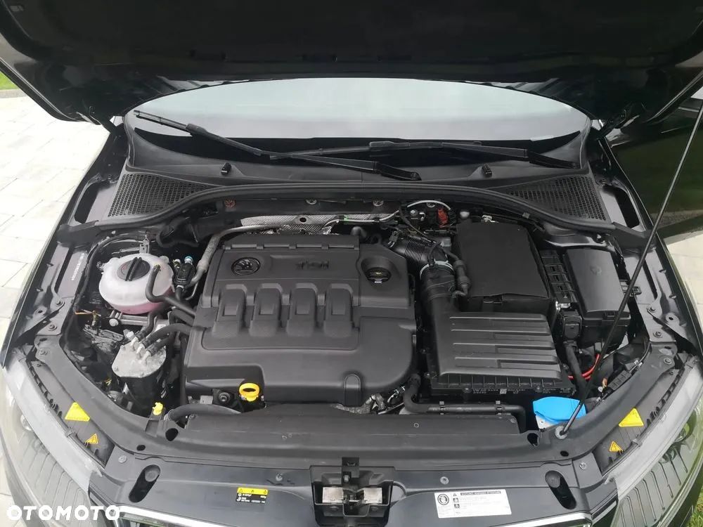 Skoda Octavia Combi 2.0 TDI DSG Ambition - 11