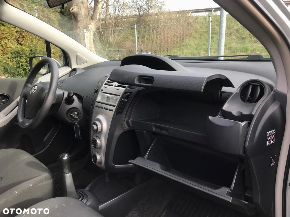 Toyota Yaris 1.0 Terra A/C - 15