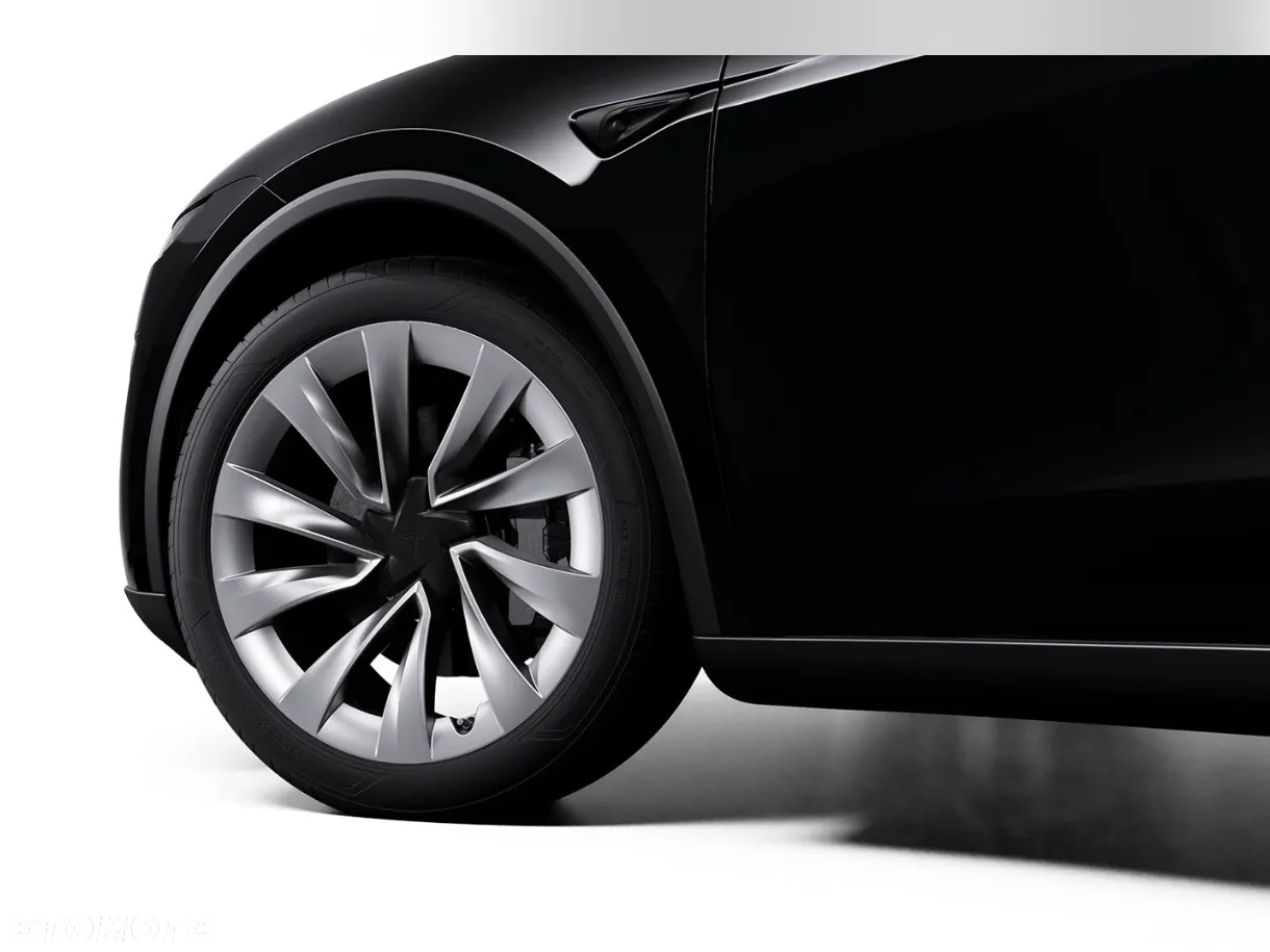 Tesla Y Long Range AWD - 18