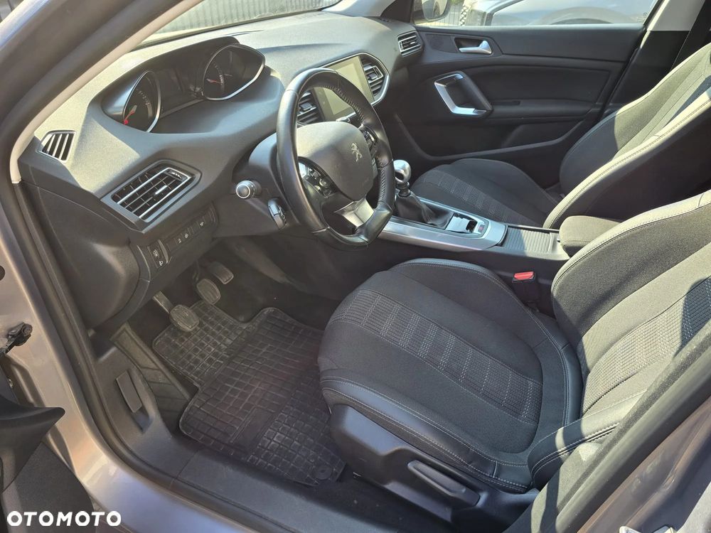 Peugeot 308 - 7