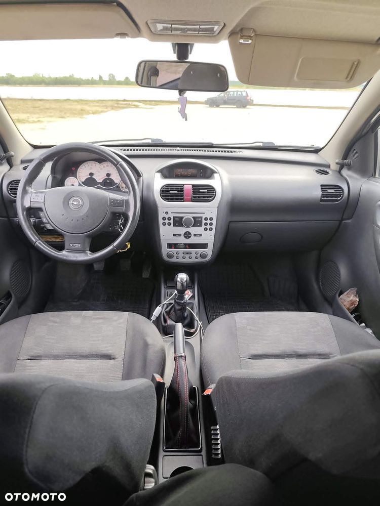 Opel Corsa 1.8 16V GSI - 9