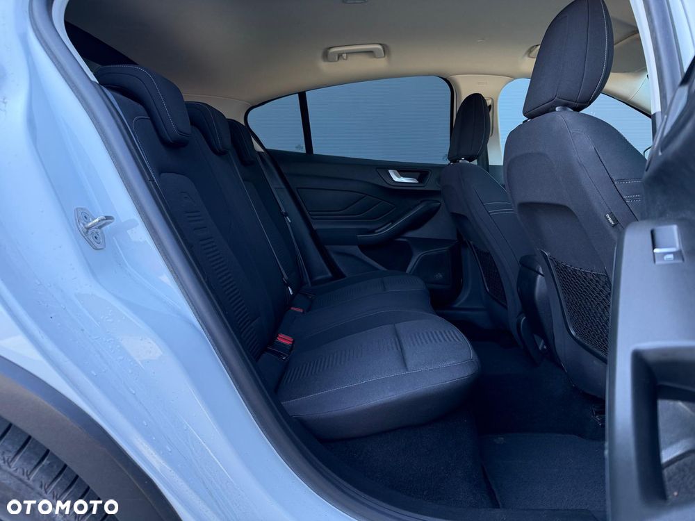 Ford Focus 1.0 EcoBoost Active - 19
