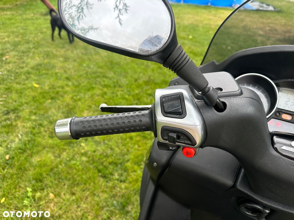 Piaggio MP-3 - 9
