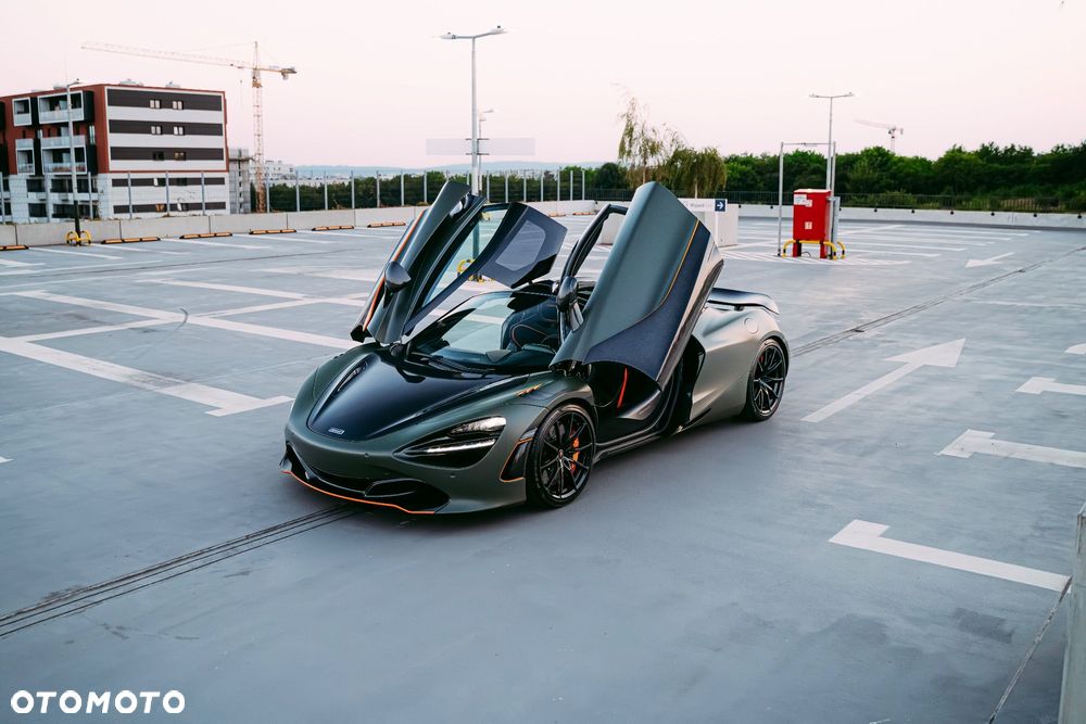 McLaren 720S Coupe - 1