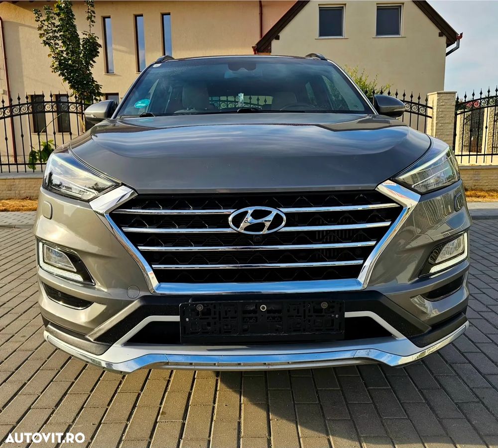 Hyundai Tucson 2.0 CRDI 4WD Automatik Premium - 2