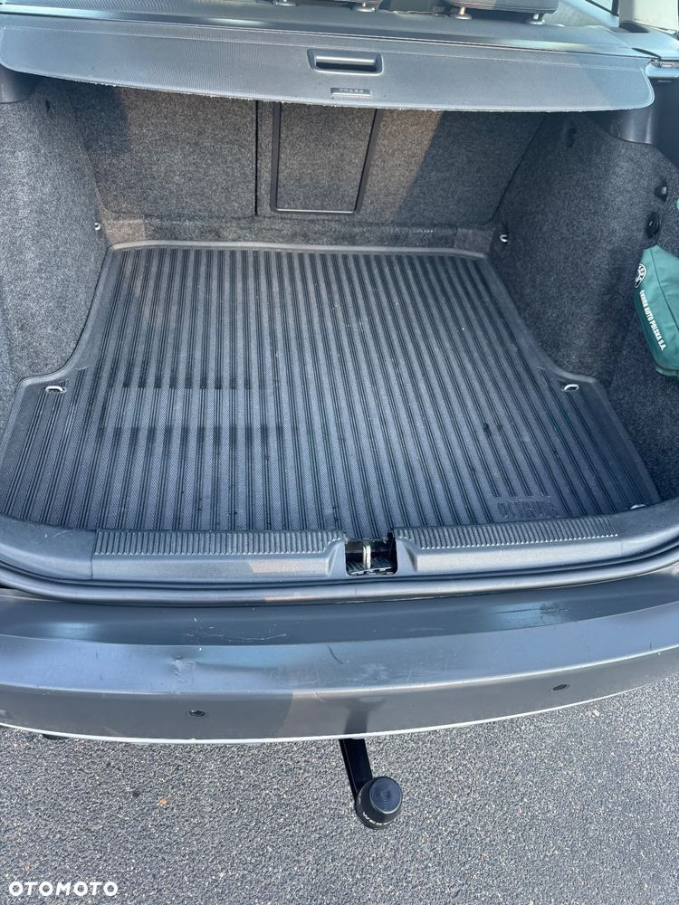 Skoda Octavia Scout 2.0 TDI DPF - 25