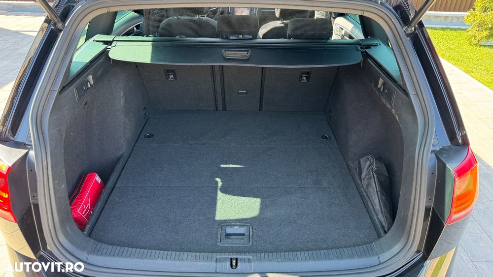 Volkswagen Golf - 24