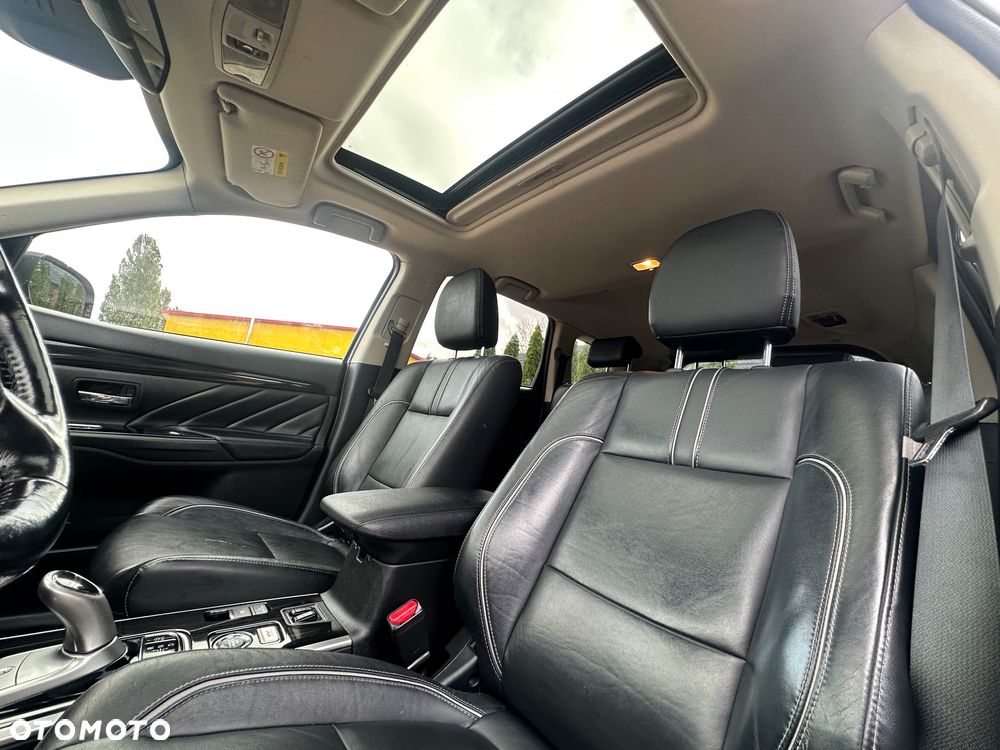 Mitsubishi Outlander 2.0 4WD Top - 20