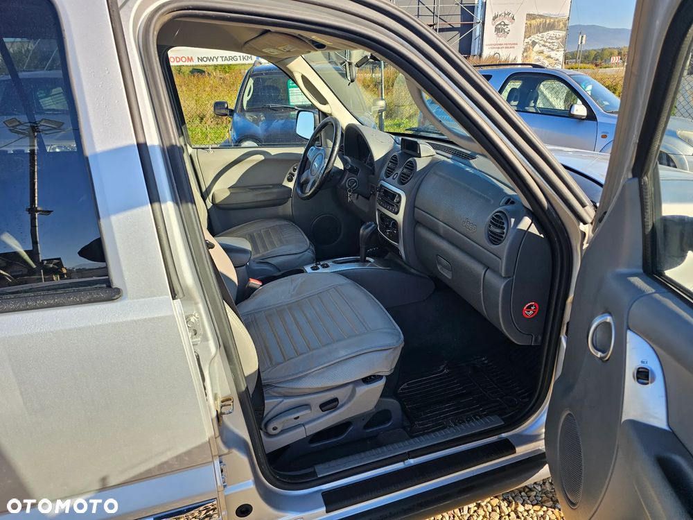 Jeep Cherokee - 8