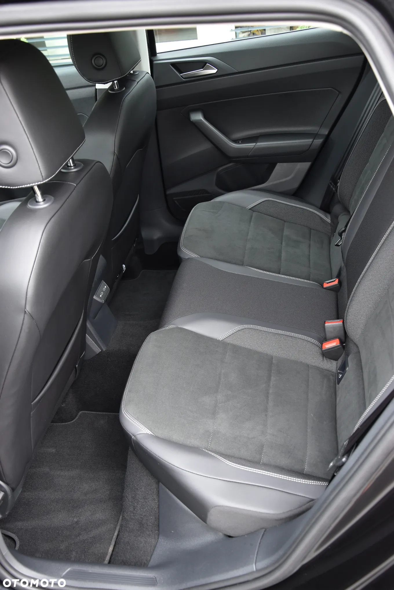 Volkswagen Polo 1.0 TSI DSG Highline - 23
