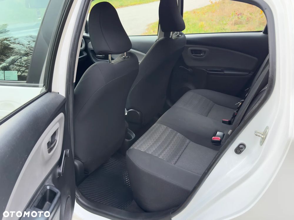 Toyota Yaris 1.0 Active EU6 - 13
