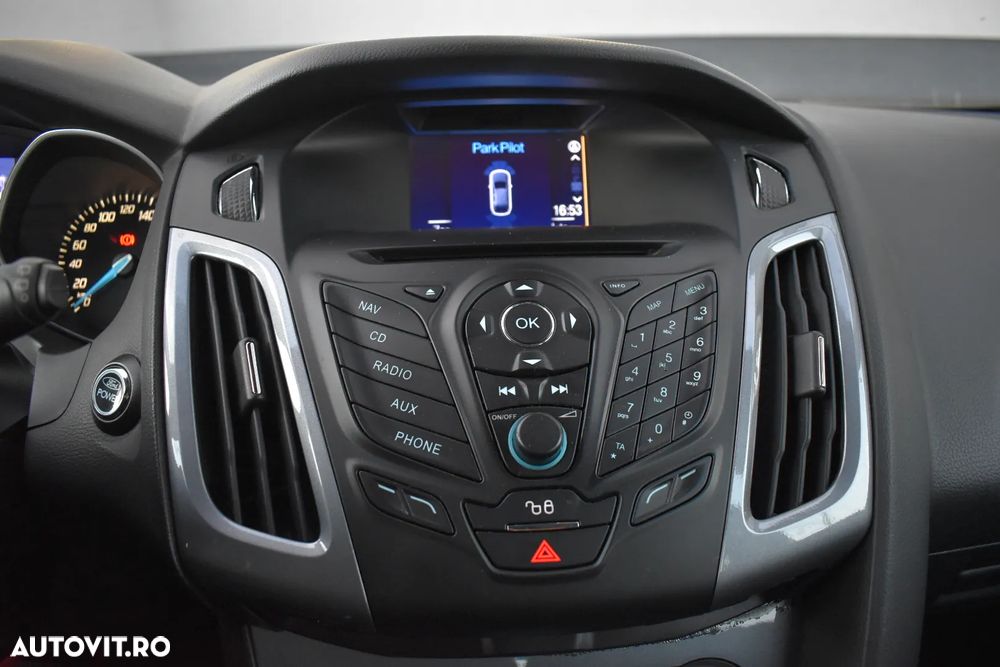 Ford Focus 1.6 TDCI DPF Titanium - 11