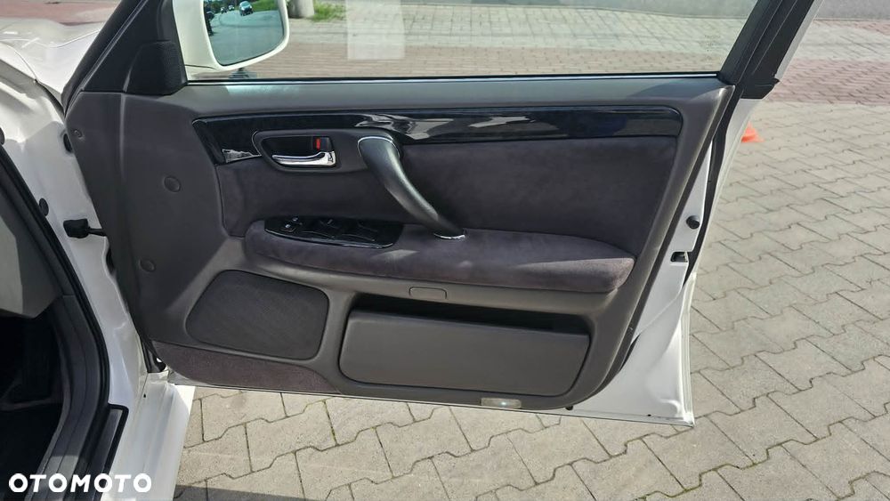 Toyota Crown - 18